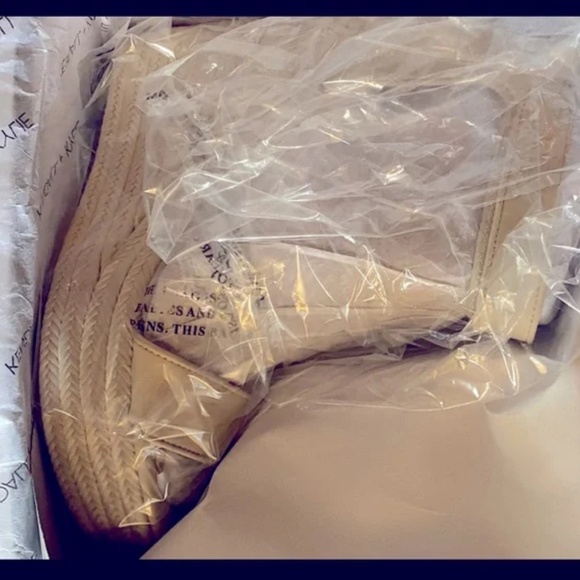 Kendall & Kylie Platforms - Picture 5 of 12